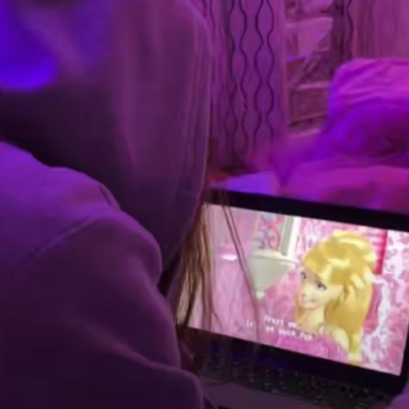 Meet the Posher Other - Meet your Posher, Riya